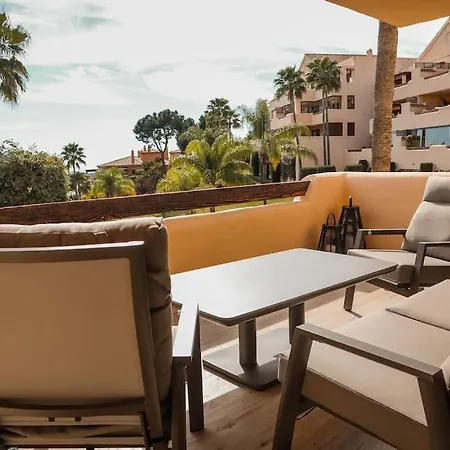 Luxurious In Benahavis / Marbella アパート